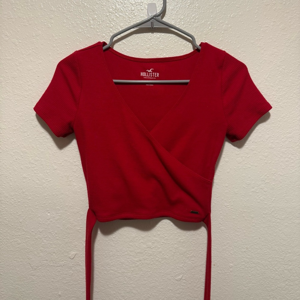 Hollister Red Wrap Tie Top V-Neck Crop Top Short Sleeve Y2K Vibes Size X-Small